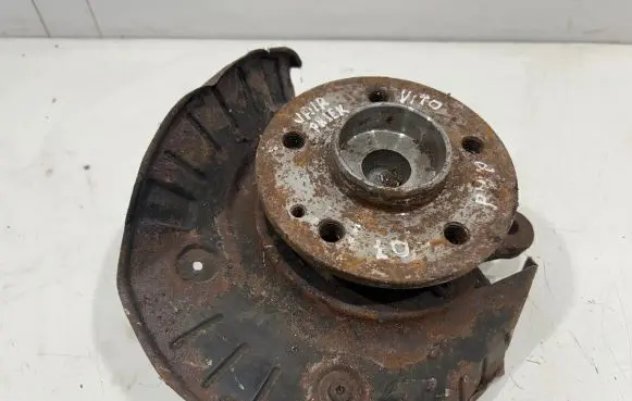 Mercedes-Benz Vito Viano W639 Front wheel hub
