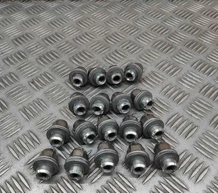 Toyota Sienna XL40 IV Nuts/bolts 9008494001