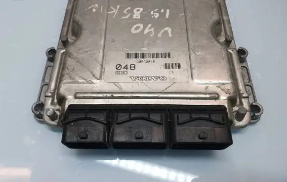 Volvo S40, V40 Engine control unit/module 0281010441 HOM8200065996 8200126494