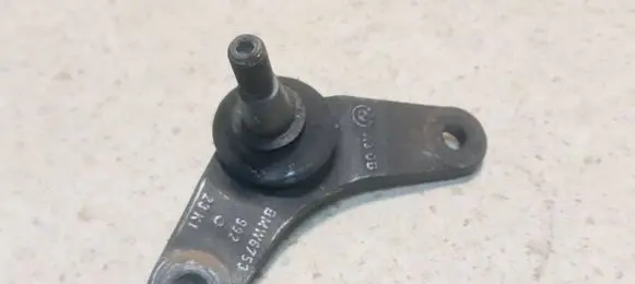 Mini One - Cooper R50 - 53 Front ball joint 6753992