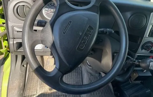 Iveco Daily 35.8 - 9 Steering wheel 