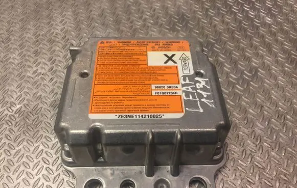 Nissan Leaf I (ZE0) Airbag control unit/module 988203NE0A