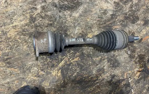 Mitsubishi L200 Front driveshaft 