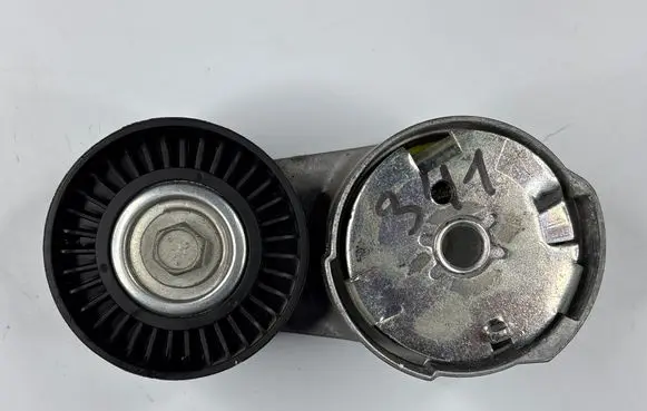 Jeep Grand Cherokee WL Generator/alternator belt tensioner 05281266AA P05281266AA