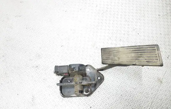 Jeep Cherokee Accelerator throttle pedal 52079216