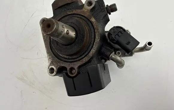 Skoda Octavia Mk2 (1Z) Fuel injection high pressure pump 03L130755AN