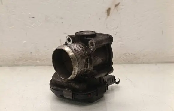 Volvo V40 Throttle valve 28098656