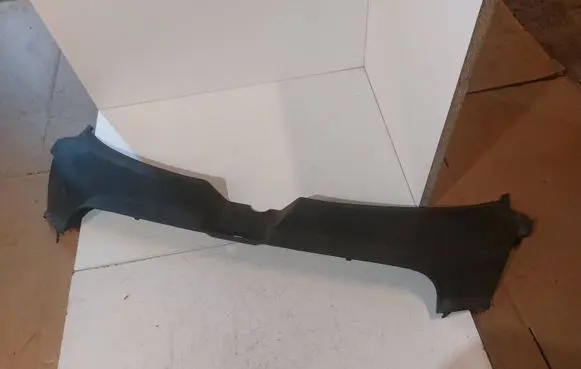 Radiator trim