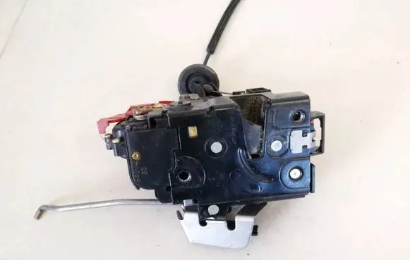 Audi A8 S8 D3 4E Rear door lock 4e0839015
