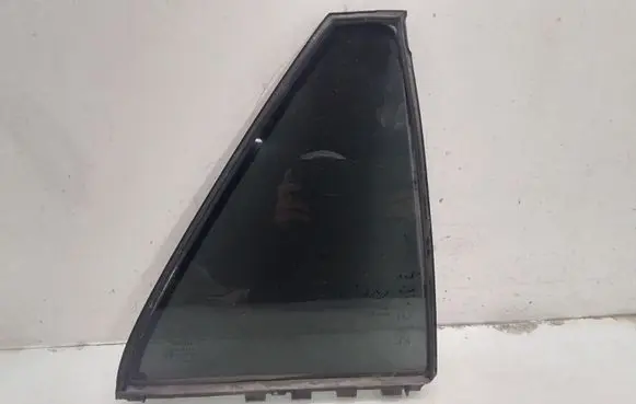Rear vent window glass