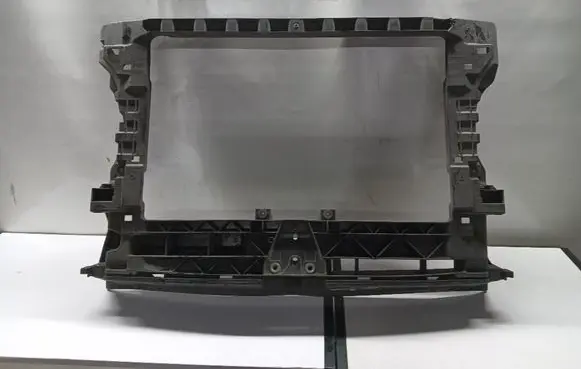 Volkswagen Touareg III Radiator support slam panel 2K5805588