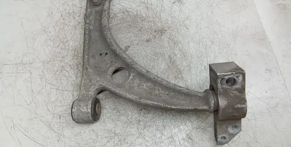 Volkswagen PASSAT B6 Front lower control arm/wishbone
