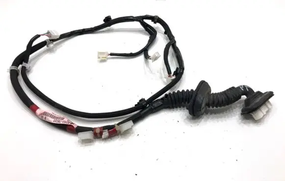 Lexus CT 200H Rear door wiring loom 8215376020