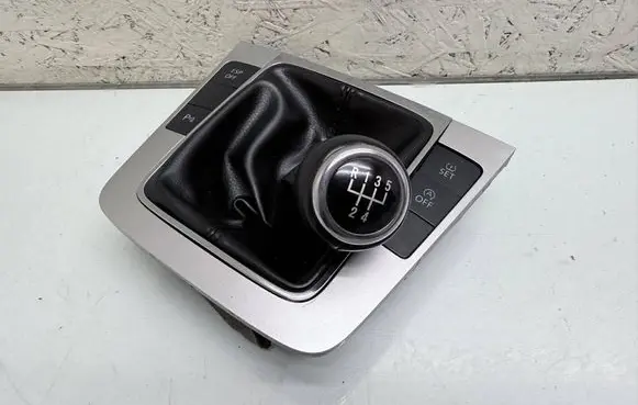 Volkswagen PASSAT B6 Gear lever shifter trim leather/knob 3C0864263G