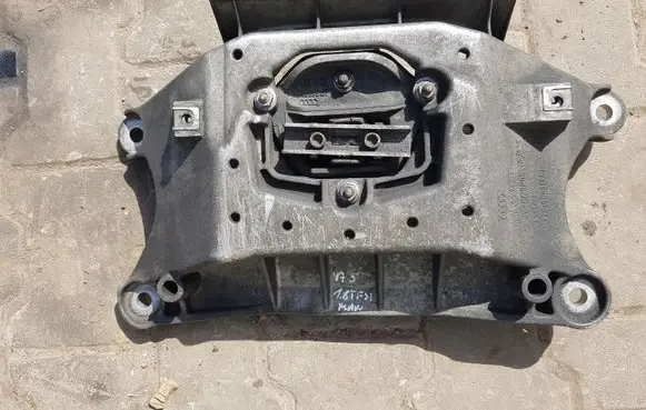 Audi A5 8T 8F Gearbox mounting bracket 