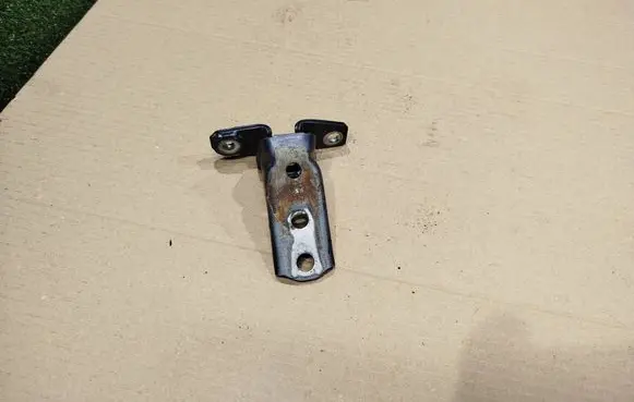 Mitsubishi Pajero Front door upper hinge 