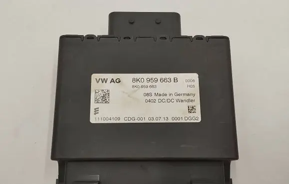 Audi A4 S4 B8 8K Voltage converter/converter module 8K0959663B 111004109 8K0959663