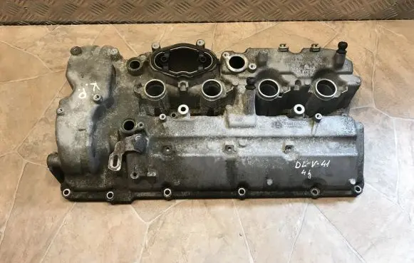 BMW 7 F01 F02 F03 F04 Rocker cam cover 7629995