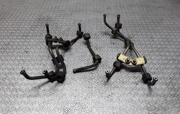 Opel Astra H Fuel injector supply line/pipe 