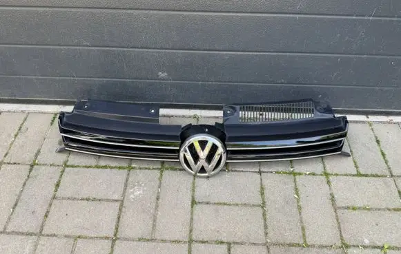 Volkswagen Golf VI Front grill 5K0853653