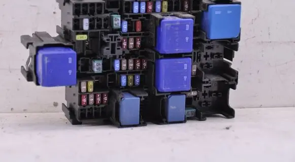 Dacia Sandero III Fuse module 