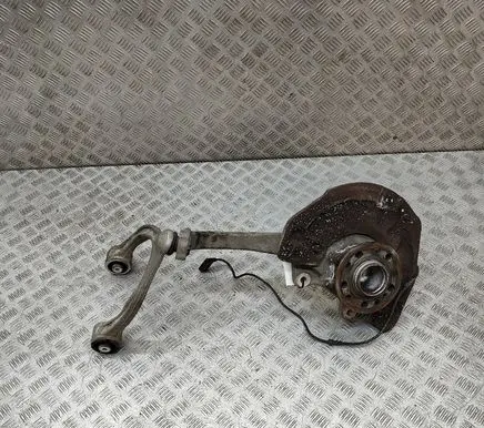 Mercedes-Benz C W205 Front wheel hub A2053322200 A2053305601