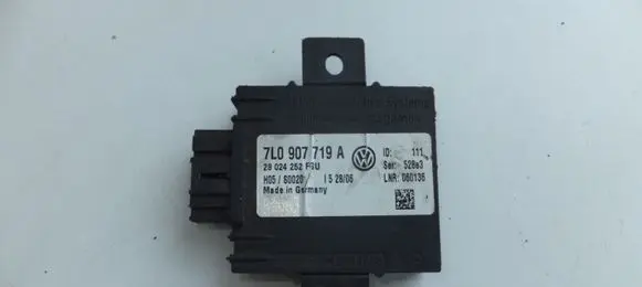 Volkswagen Touareg I Alarm control unit/module 7L0907719A