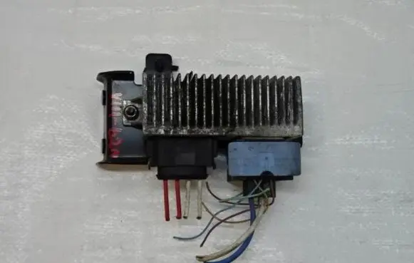 Renault Kangoo II Glow plug pre-heat relay 271206395R