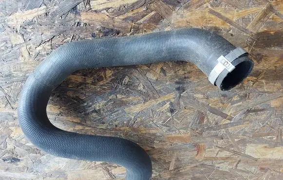 Peugeot 3008 II Intercooler hose/pipe 9820100780