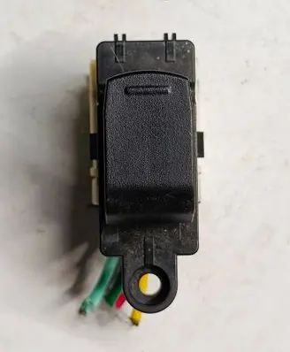 Suzuki SX4 S-Cross Electric window control switch AWF52AW8F4