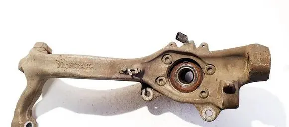 Audi A6 S6 C6 4F Front wheel hub 4F0257