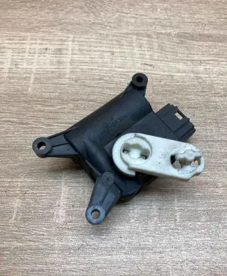 Volkswagen Tiguan Air flap motor/actuator 3C0907511B 1168802900