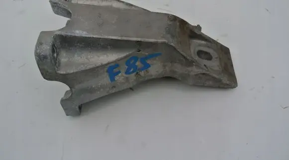 BMW X5 F15 Engine mounting bracket 6852861