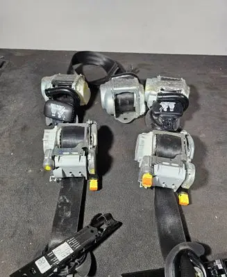 Audi Q7 4M Set of seat belts 