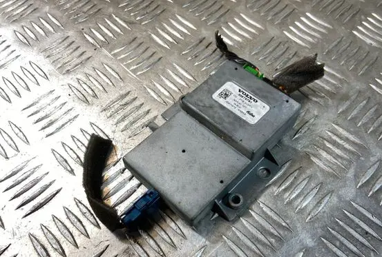 Volvo V50 GPS navigation control unit/module 30679781
