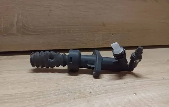 Peugeot 307 Clutch slave cylinder 218295 0883