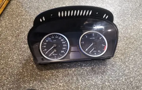 BMW 5 E60 E61 Speedometer (instrument cluster) 62116983153