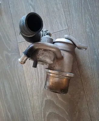 Skoda Karoq EGR valve cooler 04L131512BQ