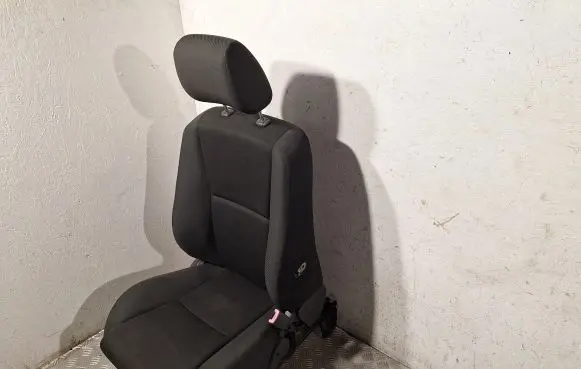 Toyota Corolla Verso AR10 Front passenger seat 714300F050B1 710520F010