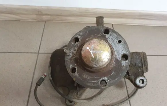 Iveco Daily 3rd gen Front wheel hub