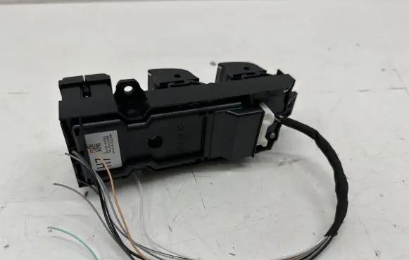 Toyota RAV 4 (XA50) Electric window control switch 8404042050