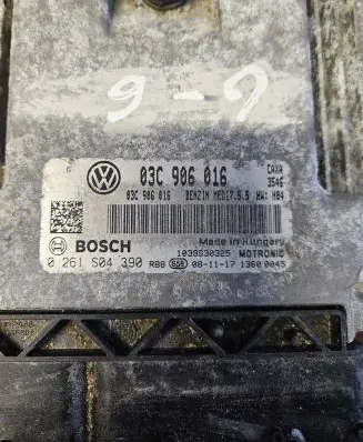Volkswagen Golf VI Engine control unit/module 03C906016 0261S04390