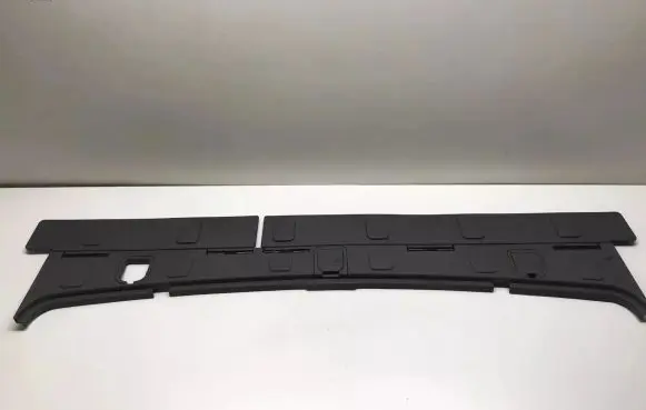 Trunk/boot sill cover protection