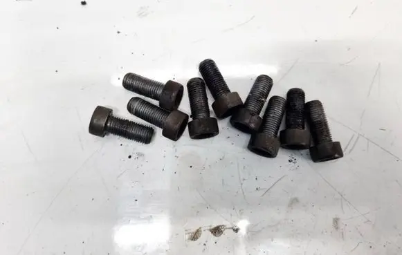 Volvo S40, V40 Nuts/bolts 