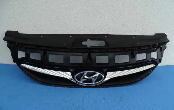 Hyundai i40 Front bumper upper radiator grill 863513Z000