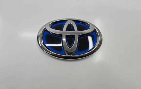 Toyota Yaris XP210 Manufacturer badge logo/emblem YARIS-4-HYBRID