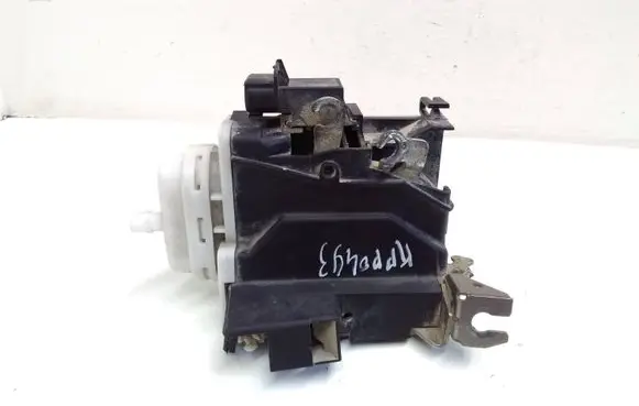 Audi A4 S4 B5 8D Front door lock 8D1837015A