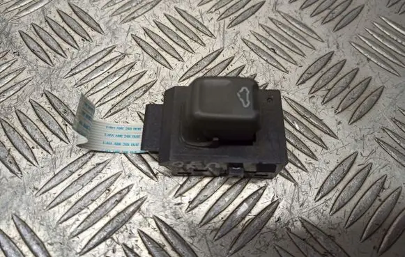 Volvo V70 Tailgate lock latch 