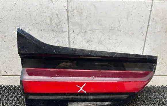 Tailgate rear/tail lights