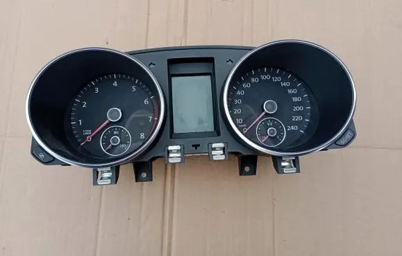 Volkswagen Golf VI Speedometer (instrument cluster) 5K0920960N